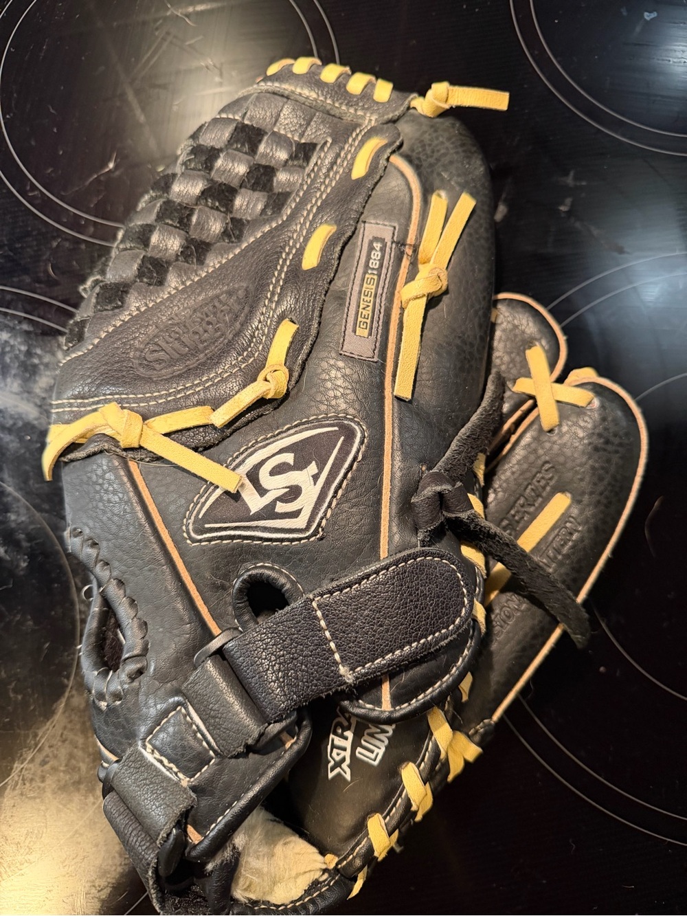 Louisville Slugger Genesis 1884 XTRA Link Series Leather Baseball Glove (12.5”)